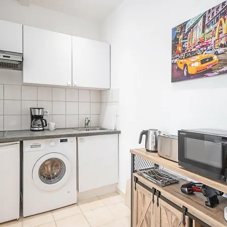 Rue Roger In Montparnasse Denfert Rochereau - With Direct Train To & From Cdg Airport