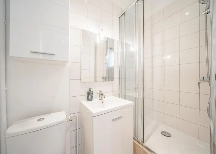 Rue Roger In Montparnasse Denfert Rochereau - With Direct Train To & From Cdg Airport *