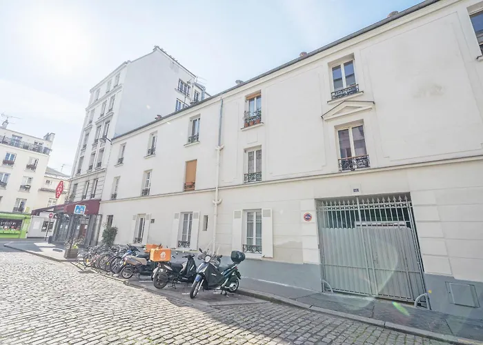 Rue Roger In Montparnasse Denfert Rochereau - With Direct Train To & From Cdg Airport Párizs
