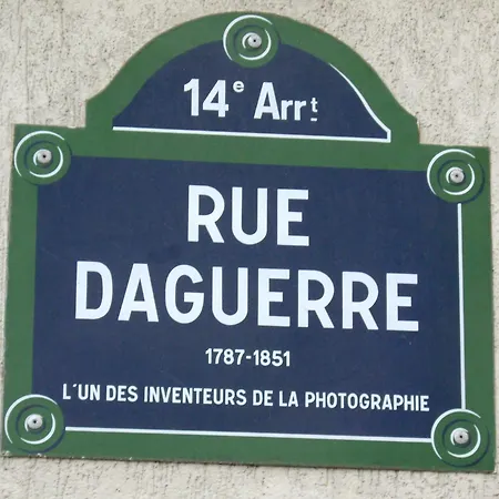 Roger - Montparnasse 14th Apartment *